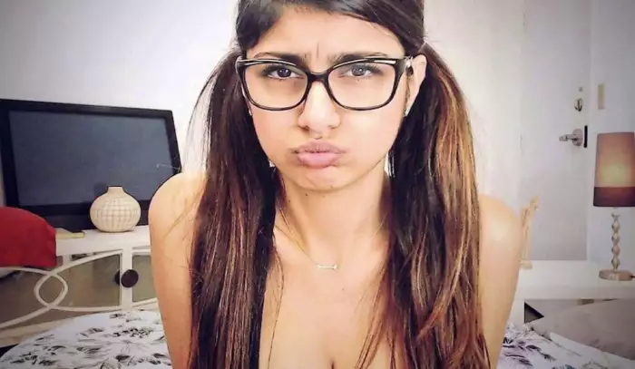 Už nemůžu vést běžný život, stěžuje si Mia Khalifa, jejíž výdělky činí přes 6 milionů dolarů měsíčně