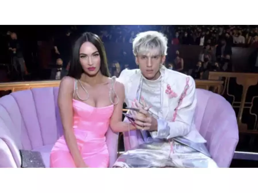 Megan Fox a Machine Gun Kelly potvrzují těhotenství: Emoce a radost se prolínají v novém začátku