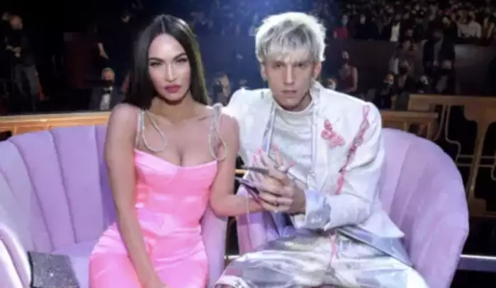 Megan Fox a Machine Gun Kelly potvrzují těhotenství: Emoce a radost se prolínají v novém začátku